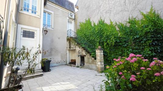 For sale Bourges 6 rooms 191 m2 Cher (18000) photo 1
