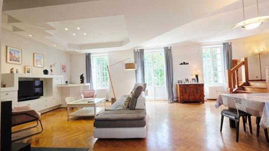 For sale Bourges 6 rooms 191 m2 Cher (18000) photo 3