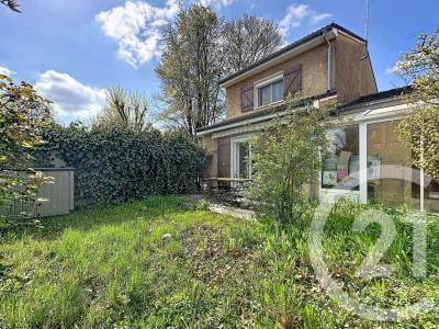 For sale Saint-pierre-de-chandieu 4 rooms 83 m2 Rhone (69780) photo 2