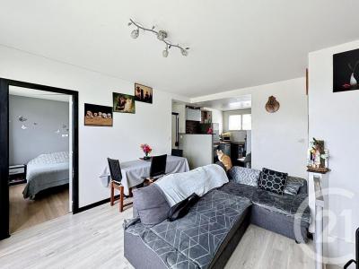 For sale Feyzin 4 rooms 61 m2 Rhone (69320) photo 0