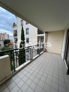 For rent Lyon-4eme-arrondissement 3 rooms 76 m2 Rhone (69004) photo 0