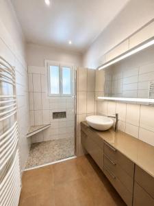 For sale Pertuis 4 rooms 94 m2 Vaucluse (84120) photo 2