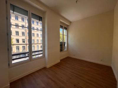 Louer Appartement Lyon-4eme-arrondissement 1140 euros