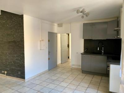 Louer Appartement Pelissanne 690 euros