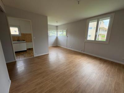 For rent Saint-benoit-du-sault 3 rooms 64 m2 Indre (36170) photo 1