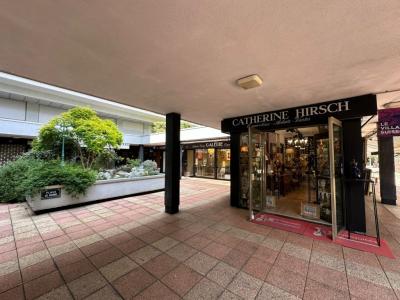 Louer Local commercial Paris-15eme-arrondissement 7200 euros