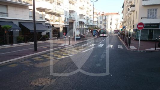 Louer Appartement Antibes 895 euros