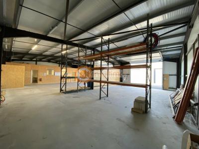 Louer Commerce 300 m2 Mios