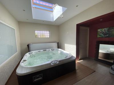 For sale Olonne-sur-mer 10 rooms 279 m2 Vendee (85340) photo 4