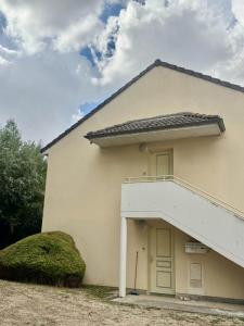 For rent Saint-julien-les-villas 2 rooms 51 m2 Aube (10800) photo 0
