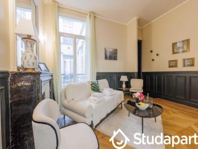 For rent Paris-1er-arrondissement 2 rooms 58 m2 Paris (75001) photo 0