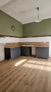 For rent CENTRE VILLAGE 5 rooms 129 m2 Herault (34150) photo 3