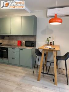 For rent Nice rue Bonaparte 2 rooms 40 m2 Alpes Maritimes (06000) photo 1