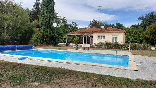 For sale Mirambeau 4 rooms 100 m2 Charente maritime (17150) photo 0
