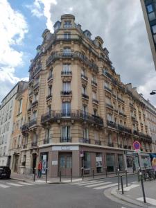 For sale Paris-7eme-arrondissement 5 rooms 113 m2 Paris (75007) photo 0
