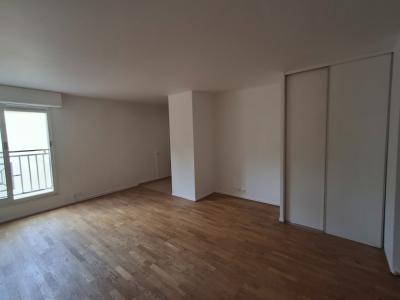 For rent Breuillet 1 room 32 m2 Essonne (91650) photo 1