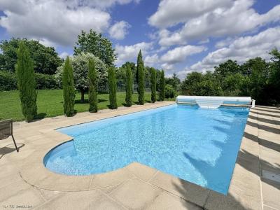 For sale Villefagnan 5 rooms 201 m2 Charente (16240) photo 1