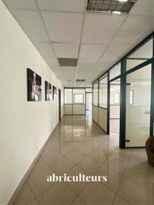 For rent Vitrolles 92 m2 Bouches du Rhone (13127) photo 0