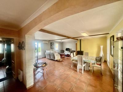 For sale SUR LES HAUTEURS DU VILLA 4 rooms 116 m2 Gard (30800) photo 2
