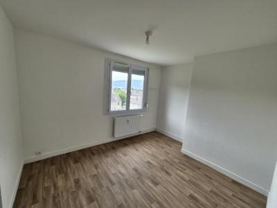 Louer Appartement Bogny-sur-meuse 537 euros