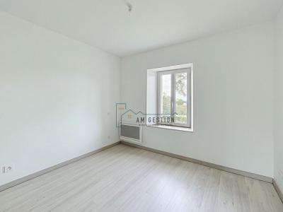 Louer Appartement Lauriere 451 euros