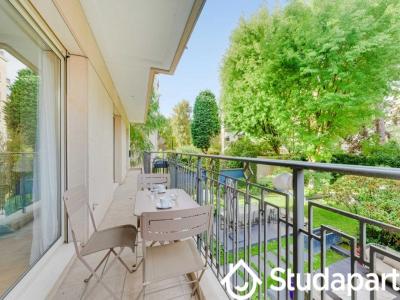 For rent Neuilly-sur-seine 2 rooms 94 m2 Hauts de Seine (92200) photo 1