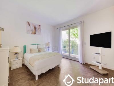 For rent Neuilly-sur-seine 2 rooms 94 m2 Hauts de Seine (92200) photo 2