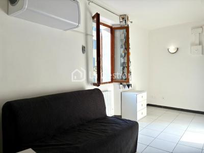 Louer Appartement Toulon 390 euros