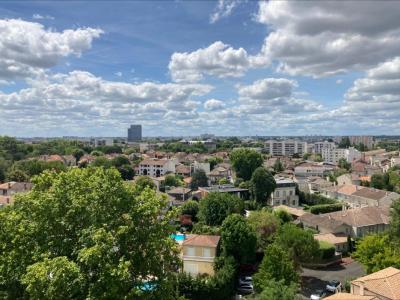 Louer Appartement 113 m2 Bordeaux