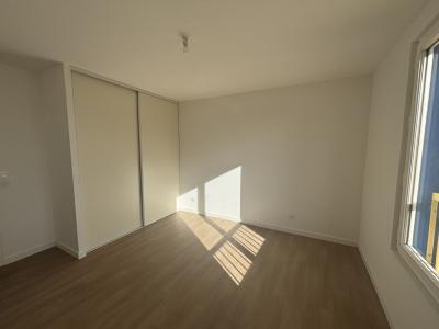 Louer Appartement  984 euros