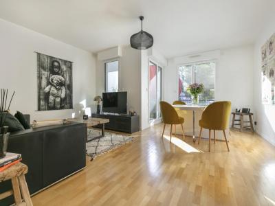 For sale Issy-les-moulineaux 4 rooms 87 m2 Hauts de Seine (92130) photo 0