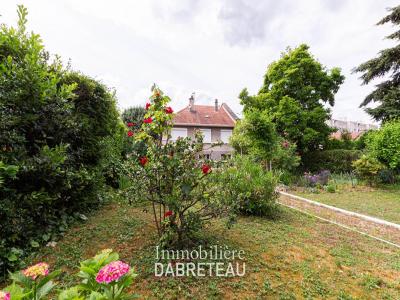 Acheter Maison 246 m2 Bron