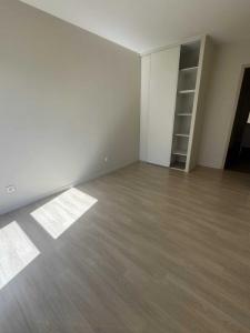 Louer Appartement Saint-julien-les-villas Aube