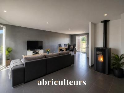 For sale Gondeville 5 rooms 98 m2 Charente (16200) photo 3