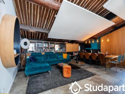 Louer Appartement 100 m2 Beaurecueil