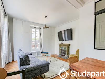 For rent Suresnes 3 rooms 75 m2 Hauts de Seine (92150) photo 1