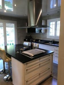 For sale EN BORDURE DU VILLAGE 10 rooms 220 m2 Gard (30960) photo 3
