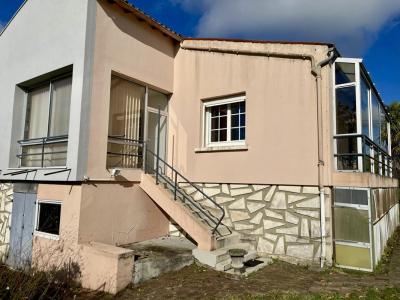 For sale Saintes 7 rooms 120 m2 Charente maritime (17100) photo 0