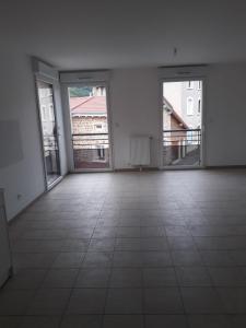 Louer Appartement 71 m2 Saint-forgeux