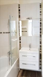 Louer Appartement Paris-15eme-arrondissement 1864 euros