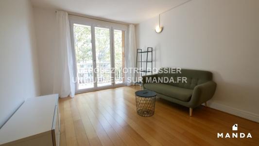 For rent Issy-les-moulineaux 3 rooms 54 m2 Hauts de Seine (92130) photo 2