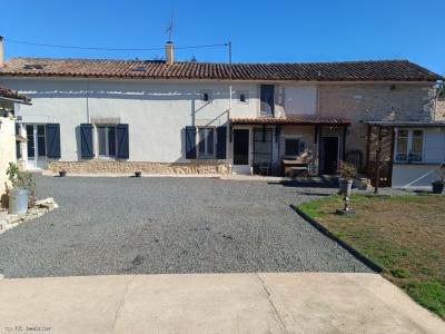 For sale Ardilleux SAUZE-VAUSSAIS 7 rooms 205 m2 Deux sevres (79110) photo 0