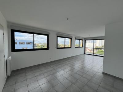 For rent Reze 4 rooms 84 m2 Loire atlantique (44400) photo 0