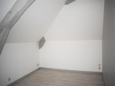 Louer Appartement Montfort-sur-meu 455 euros