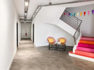 For rent Issy-les-moulineaux 270 m2 Hauts de Seine (92130) photo 1