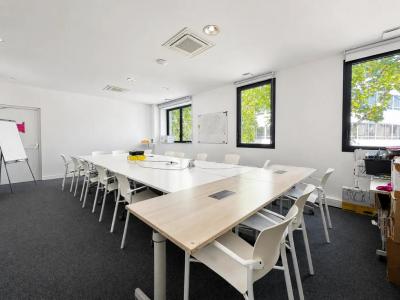 For rent Issy-les-moulineaux 270 m2 Hauts de Seine (92130) photo 2