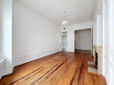 Louer Appartement Lyon-8eme-arrondissement 1069 euros