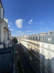 Acheter Appartement Paris-18eme-arrondissement 399600 euros