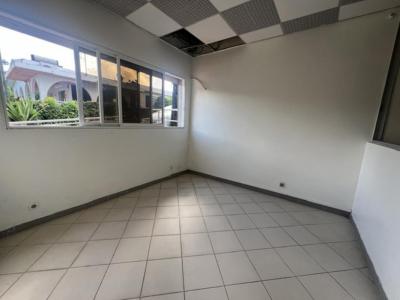 For sale Lamentin 6 rooms 384 m2 Martinique (97232) photo 3