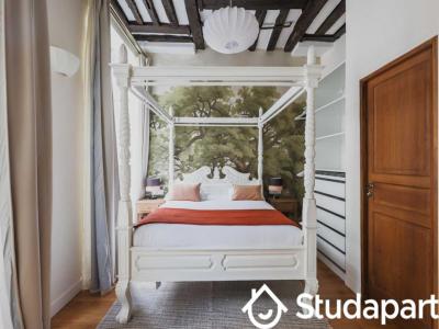 Louer Appartement 96 m2 Paris-1er-arrondissement